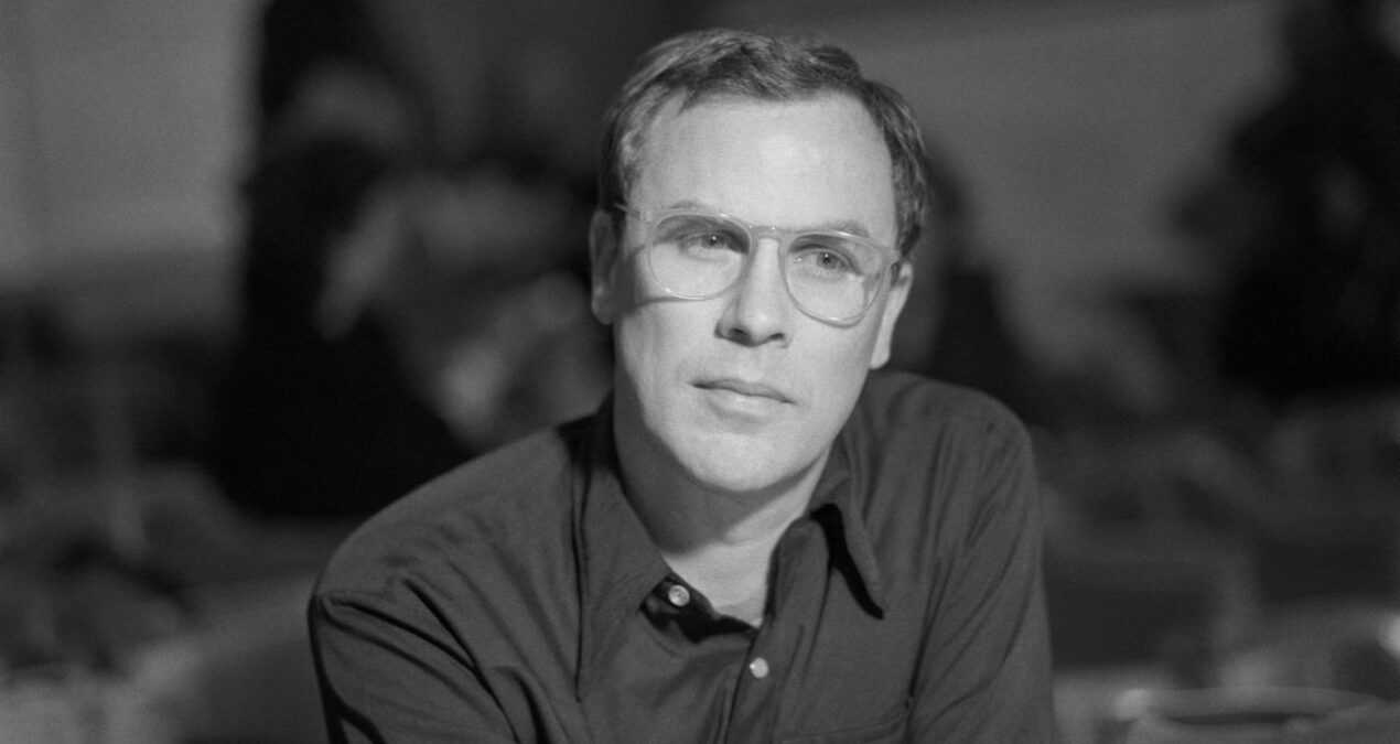 Robert Wilson, Boundary-Pushing Playwright and Director Who Collaborated with Philip Glass, Tom Waits, and Lady Gaga, Dies at 83